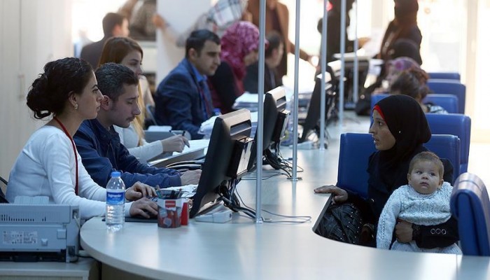 تركيا.. توزيع بطاقات الدعم المادي للاجئين مطلع 2017