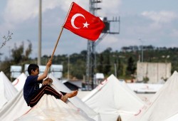 تركيا تبدأ توزيع بطاقات الدعم المادي للاجئين بداية 2017