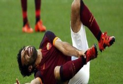 صلاح يتعرض للإصابة وقد يغيب عن الديربي