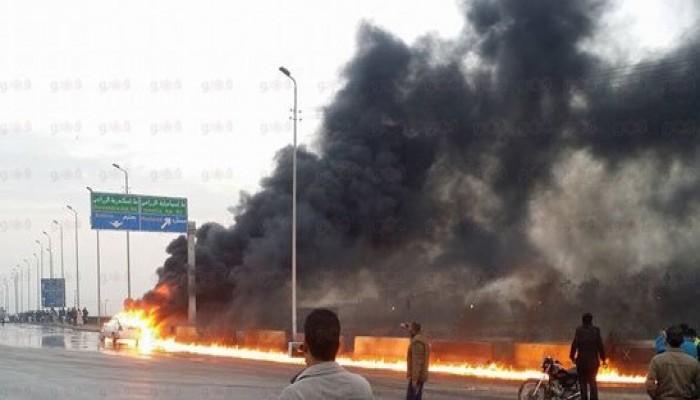 شلل مرورى بطريق مسطرد بسبب انقلاب سيارة مواد بترولية