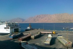 إغلاق ميناء نويبع لسوء الأحوال الجوية.. وارتفاع الأمواج إلي 6 أمتار