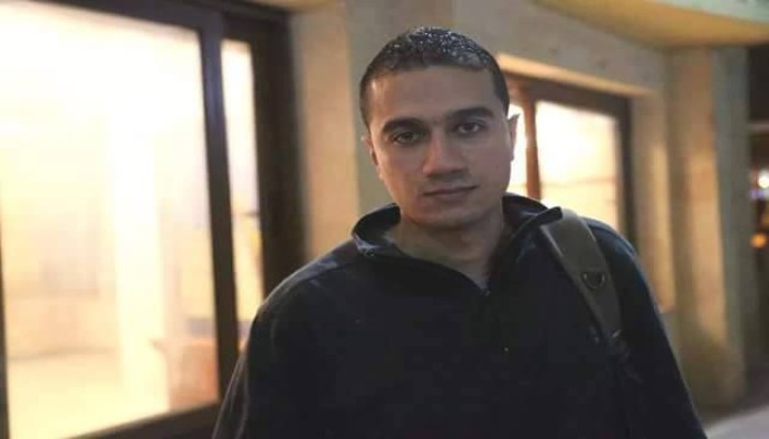 ترحيل الصحفى " محمد العادلى " لسجن العقرب لإستكمال محاكمته بغرفة عمليات رابعة