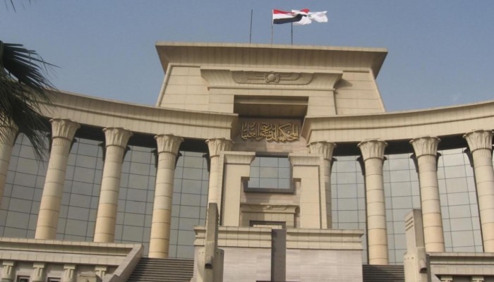 يحاكم بتهمة خرقه المئات .. "دستورية الانقلاب" تقضي بعدم دستورية المادة 10 من قانون التظاهر