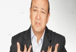 عمرو أديب: النادي الأهلي له في الدستور ضربة جزاء هدية كل ٥ مباريات