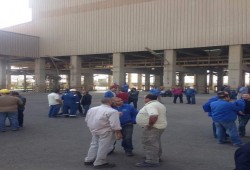 الأمن يفض اعتصام عمال "المصرية للأسمدة" و"إيبك" بالقوة وحملة اعتقالات