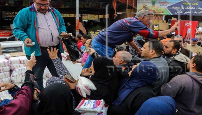 في دولة السيسي .. توزيع السكر بخطاب رسمي من جهة العمل