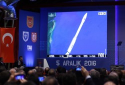 تركيا تطلق قمرا جديدا لأغراض مدنية وعسكرية