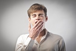 أبرزها الإصابة بالضغط.. 5 أضرار صحية يسببها قلة النوم