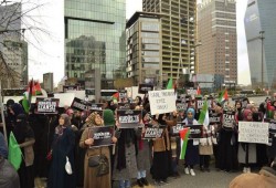 بالصور.. أتراك يحتجون على منع الأذان أمام قنصلية "الاحتلال الإسرائيلي" في اسطنبول