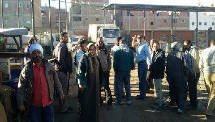 "لصرف مستحقاتهم المالية" وقفة لعمال النظافة بأبو كبير بالشرقية