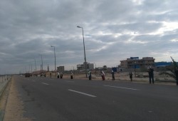 البحيرة | سلسلة بشرية لثوار ادكو تطالب بإسقاط حكم العسكر