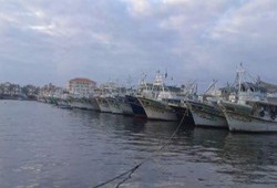 دمياط : موجة من الطقس السيئ.. وغلق بوغاز عزبة البرج أمام حركة الصيد