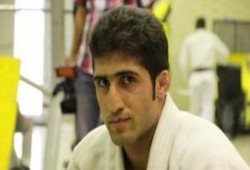 لاعبون إيرانييون : المسئولون يجبروننا على سرقة زجاجات المياه والطعام من الفنادق