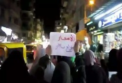 مسيرة ليلية لثوار الساعة بالإسكندرية في أسبوع الحرية حق