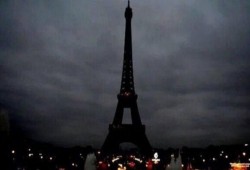 برج إيفل يتضامن مع حلب بإغلاق أضوائه