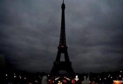 برج إيفل يتضامن مع حلب بإغلاق أضوائه