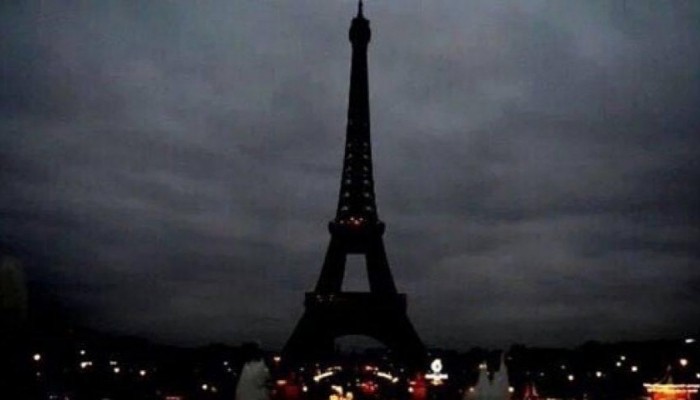برج إيفل يتضامن مع حلب بإغلاق أضوائه