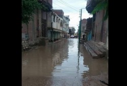 أهالى كوم البركة بكفرالدوار يعانون من تراكم مياه الأمطار وتهالك شبكات الصرف