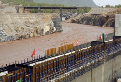 مستشار للملك سلمان يزور سدَّ النهضة بإثيوبيا‎