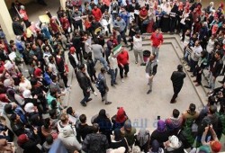 طلاب جامعة مصر يصلون الغائب على شهداء حلب