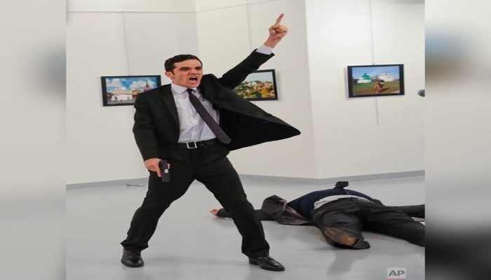 مقتل السفير الروسي بأنقرة في هجوم مسلح