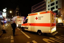 قتلى وجرحى في اقتحام شاحنة لسوق ببرلين (فيديو)