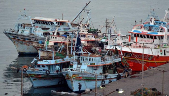 السلطات اليمنية تحتجز 75 صيادًا مصريًا من الدقهلية ودمياط