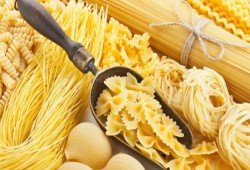 بسبب الدولار.. "المكرونة" تلحق "بالأرز" وترتفع 20%