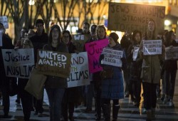 مظاهرة مناهضة للإسلاموفوبيا والعنصرية أمام البيت الأبيض