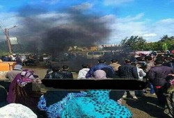 أهالى المختطفين بليبيا يقطعون الطريق للكشف عن مصيرهم