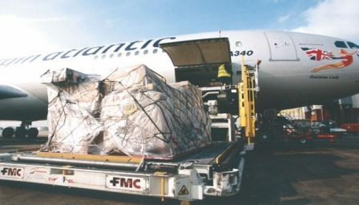 طوارئ بمطار القاهرة لتأمين استقبال شحنة نظائر مشعة