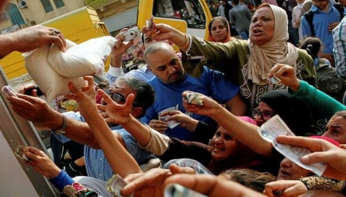 مصرع مواطن في معركة للحصول على السكر بأسيوط