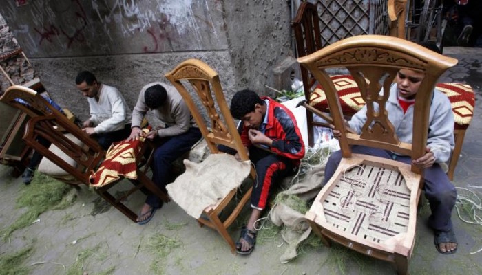 إلغاء "لومارشيه" للأثاث ..حينما يحطم السيسي الجميع من أجل الجيش