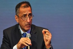 هذا ما يعنيه تصريح "عامر" (1.5 مليار دولار من البنكين الدولي والإفريقي لسد عجز الموازنة)