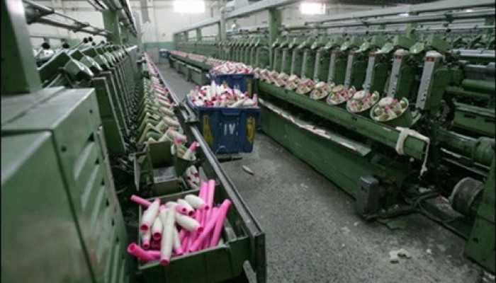 بعد قرار التعويم غير المدروس.. "1200" مصنع غزل ونسيج تغلق أبوابها
