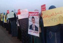 حرائر دمياط يواصلن مظاهرات "هنشيل الفقر والظلم"