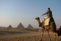 تسريح 90% من العمالة المدربة يفاقم أوجاع سياحة السيسي