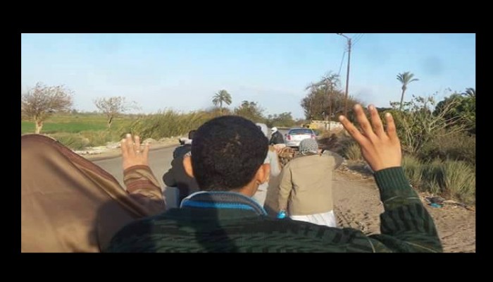 ثوار الحسينية بالشرقية يتحدون البرد ويتظاهرون ضد الفقر والظلم