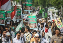 رفض طلب حاكم جاكرتا إيقاف محاكمته بتهمة "الإساءة للقرآن"