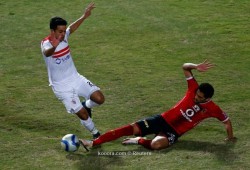 الأهلي يواصل فرض هيمنته على الزمالك في الدوري المصري ويهزمه ويعزز صدارته (فيديو)