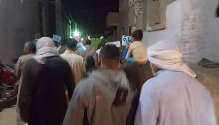 ثوار قصر الباسل بالفيوم يواصلون حراكهم ضد العسكر