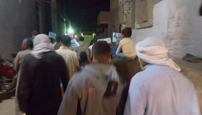 ثوار قصر الباسل بالفيوم يواصلون حراكهم ضد العسكر