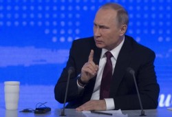 بعد طرد واشنطن لدبلوماسييها.. موسكو ترد :سنطهّر السفارات