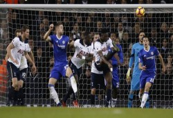 توتنهام يشعل البريمييرليج بالفوز على المتصدر تشيلسي