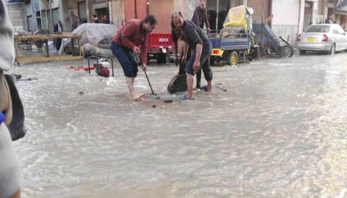 انفجار ماسورة مياه في حي العرب ببورسعيد وإغراق محلات تجارية