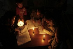 شتاء غزة "جحيم" بسبب الكهرباء