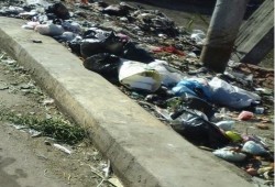 تراكم القمامة على مدخل إيتاي البارود يثير سخط الأهالي
