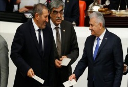 البرلمان التركي يقر مادتين من مقترح التعديل الدستوري