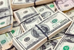 ثبات أسعار الدولار وتباين الحديد والأسمنت.. اليوم الجمعة