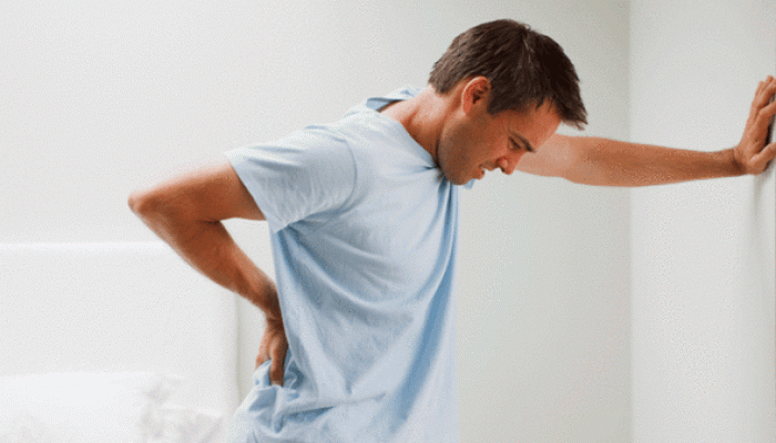 أطباء ينفون علاقة ألم الظهر بالطقس وينصحون بإجراءات وقائية.. فما هي؟